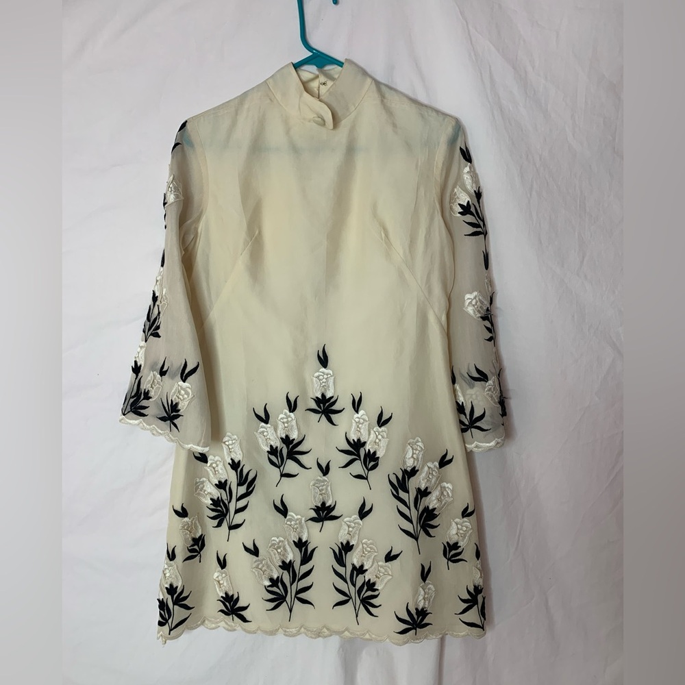 vintage AS IS(micro tears delicate material)dress sizeS embroidered/appliqued
